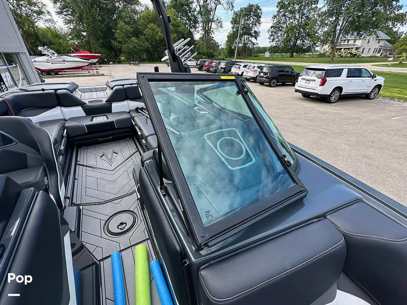 Slide: The Image of Windshield - Walk Through - 12999545