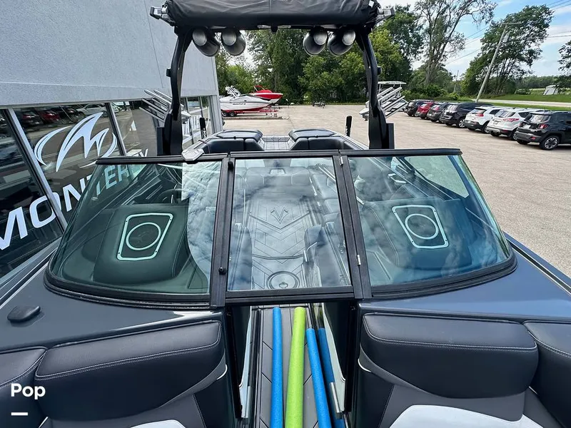 Slide: The Image of Windshield - Walk Through - 12999546