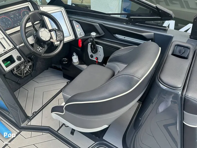 Slide: The Image of Captains Chair - 12999550