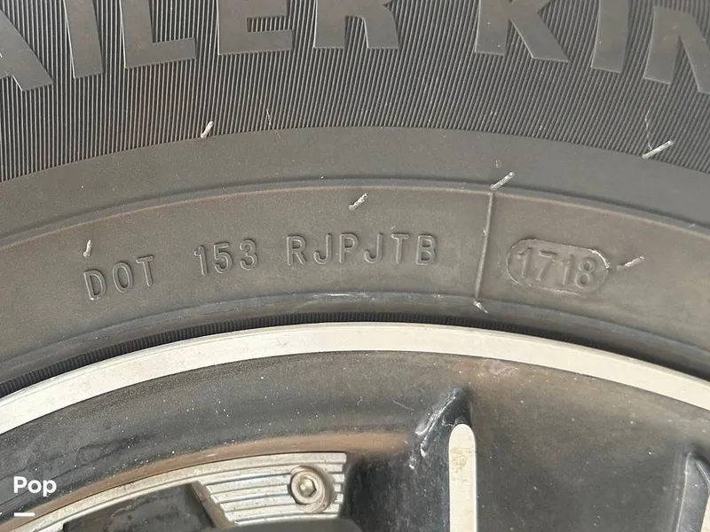 Slide: The Image of Tire Date Code - 12999664