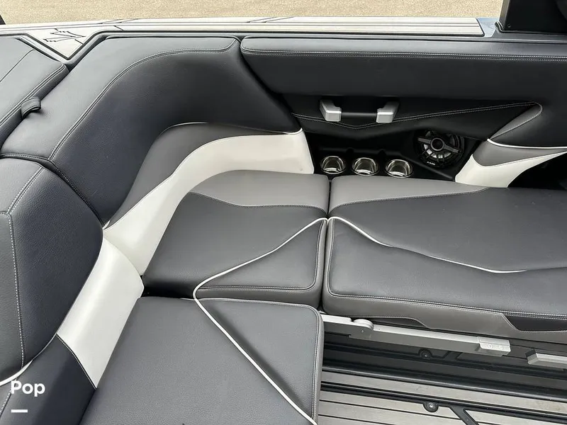 Slide: The Image of Bench Seat - 12999451