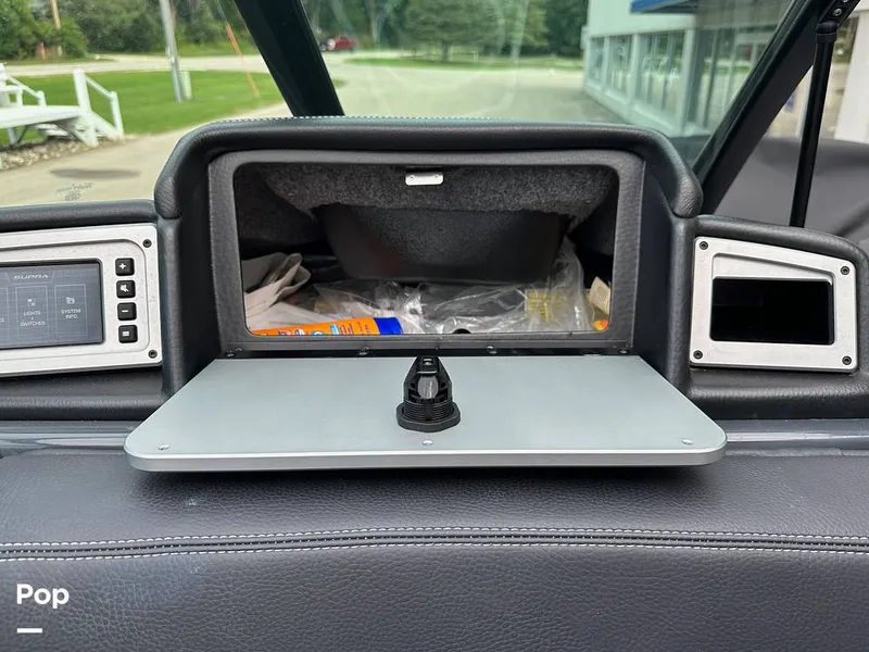 Slide: The Image of Glove Box - 12999464