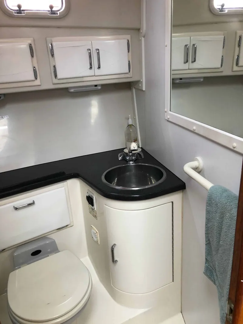 Slide: The Image of Cabo 35 Flybridge Sportfisher 1994 - 10