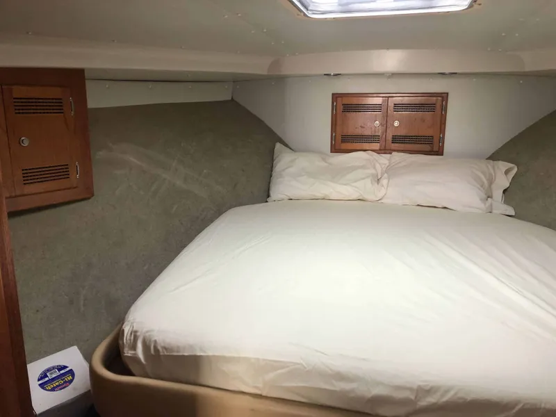 Slide: The Image of Cabo 35 Flybridge Sportfisher 1994 - 9
