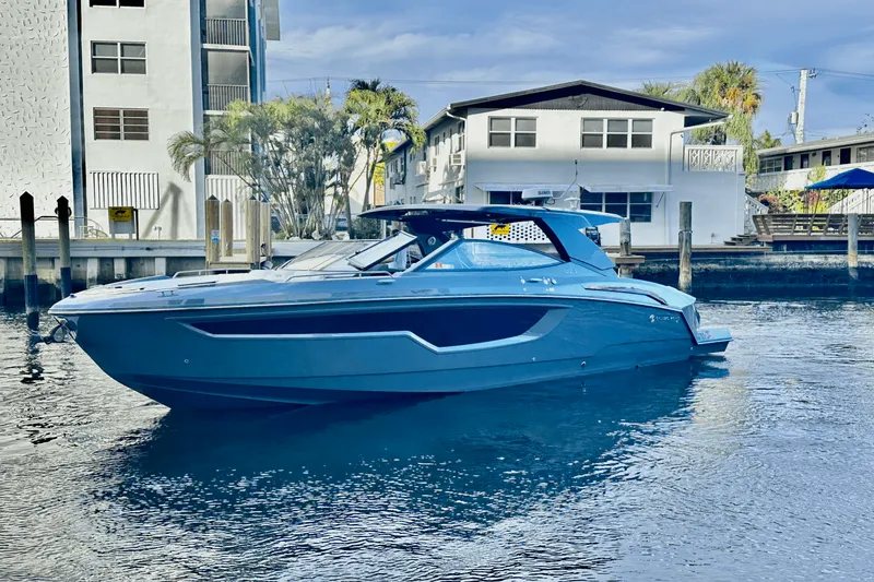 Slide: The Image of Cruisers Yachts 38 GLS OB 2023 - 0