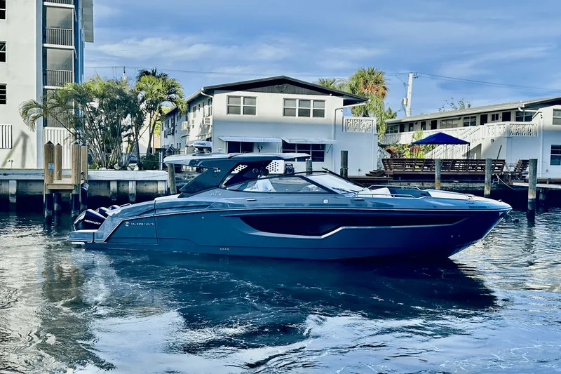 Slide: The Image of Cruisers Yachts 38 GLS OB 2023 - 1