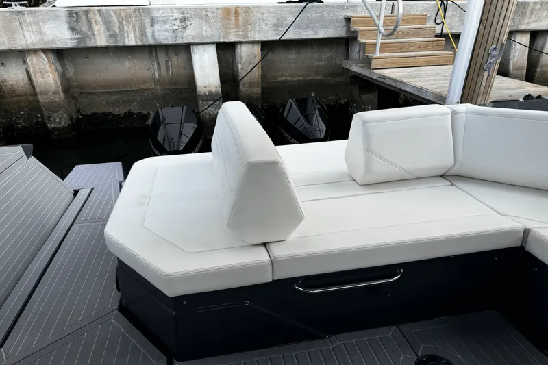 Slide: The Image of Cruisers Yachts 38 GLS OB 2023 - 13