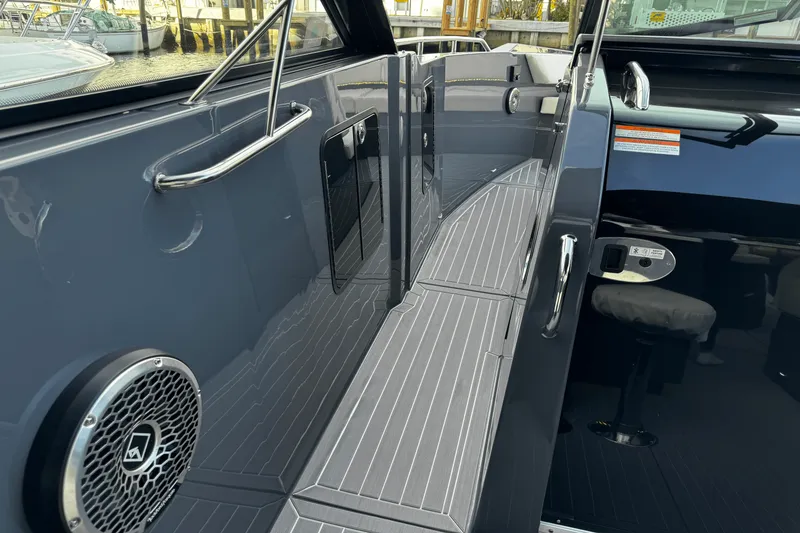 Slide: The Image of Cruisers Yachts 38 GLS OB 2023 - 24