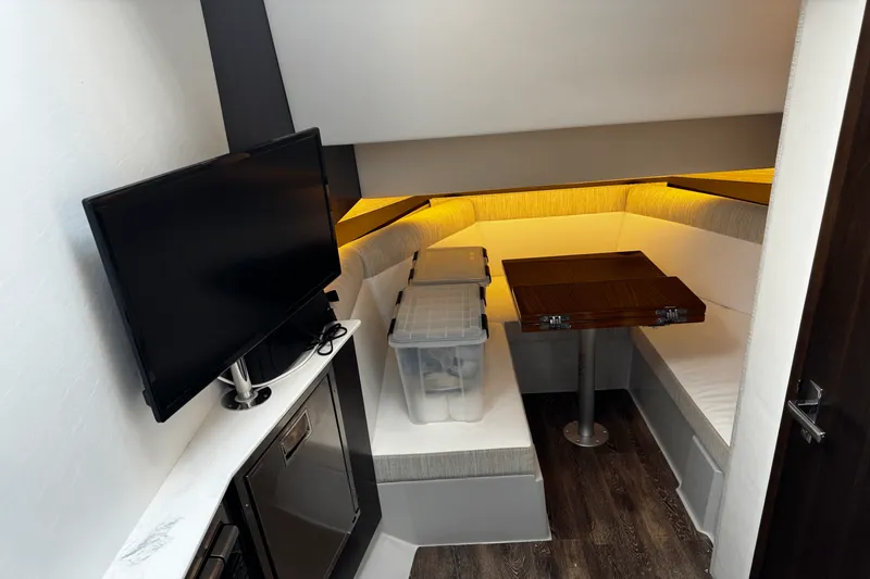 Slide: The Image of Cruisers Yachts 38 GLS OB 2023 - 28