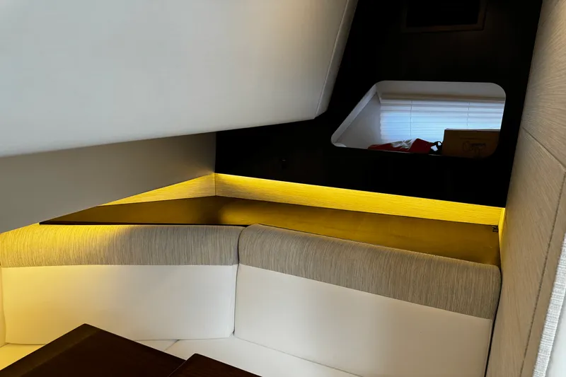 Slide: The Image of Cruisers Yachts 38 GLS OB 2023 - 30