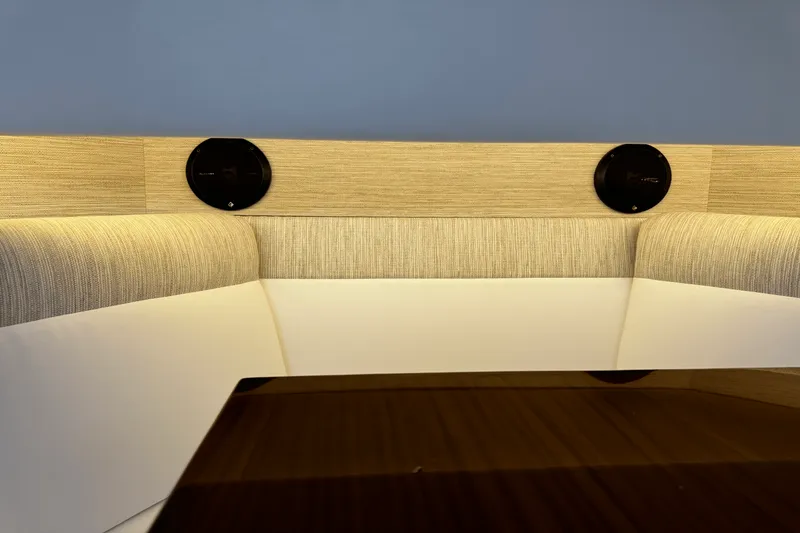 Slide: The Image of Cruisers Yachts 38 GLS OB 2023 - 33