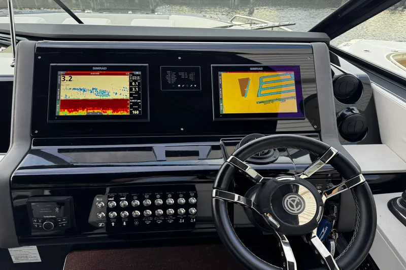 Slide: The Image of Cruisers Yachts 38 GLS OB 2023 - 4