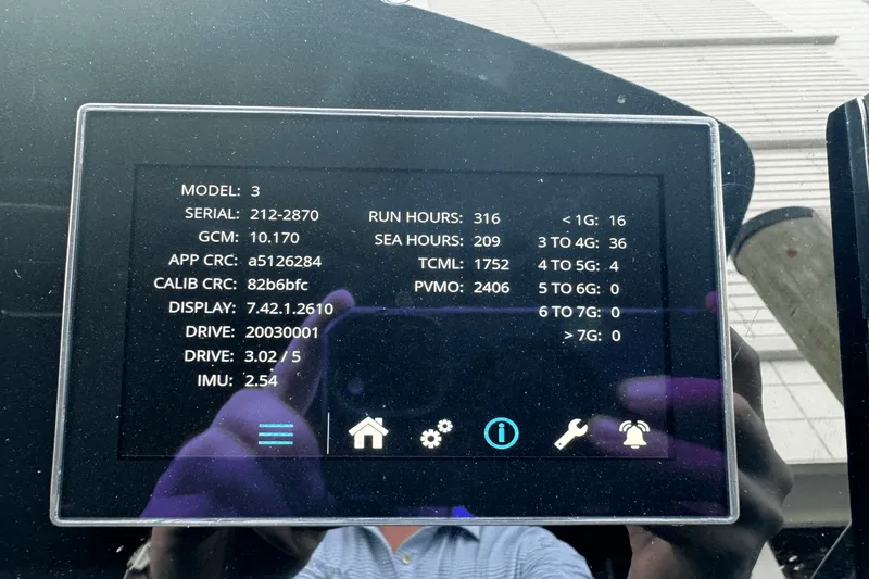 Slide: The Image of Cruisers Yachts 38 GLS OB 2023 - 43