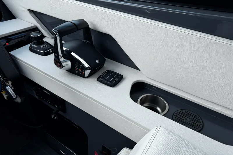 Slide: The Image of Cruisers Yachts 38 GLS OB 2023 - 44