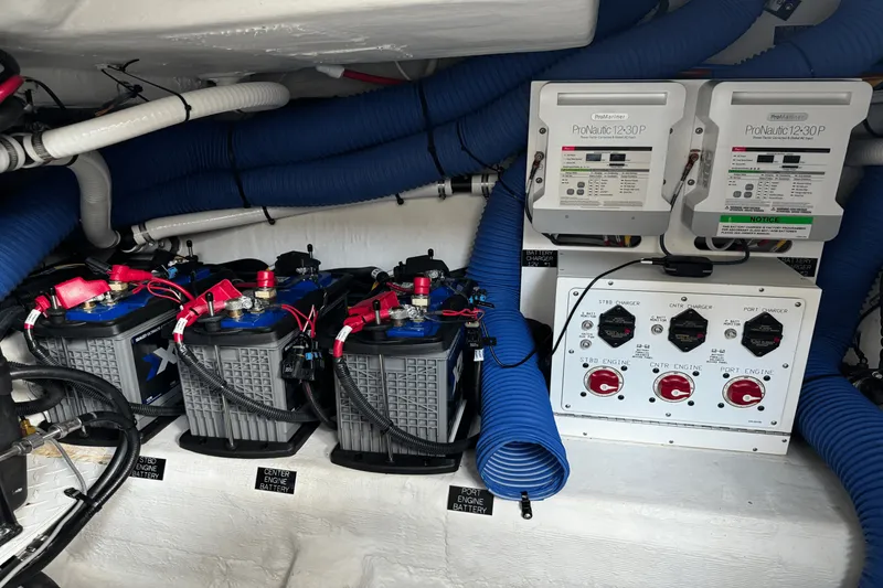 Slide: The Image of Cruisers Yachts 38 GLS OB 2023 - 55