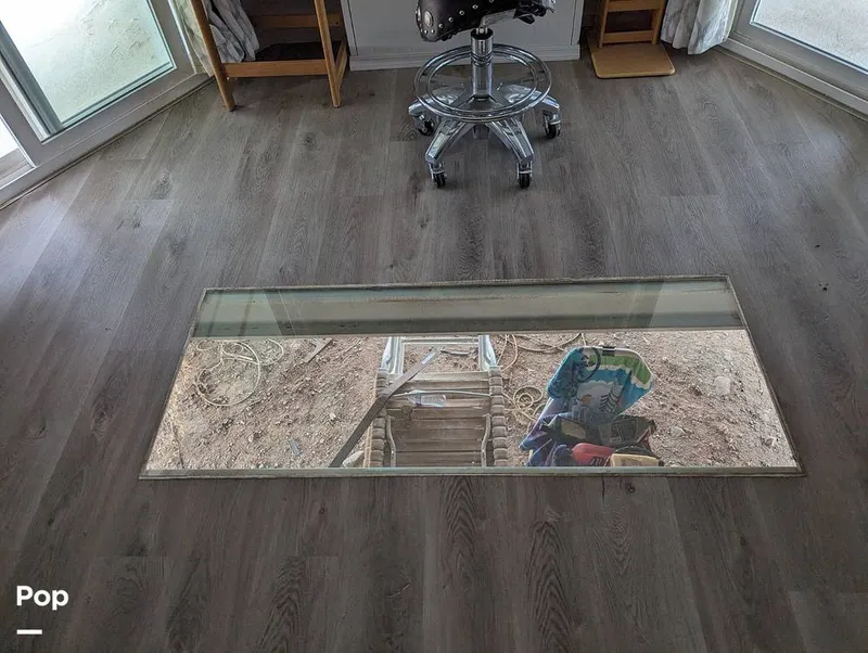 Slide: The Image of Glass See-through - 12964482