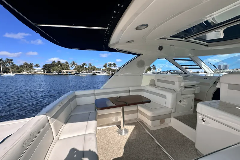 Slide: The Image of Sea Ray 450 SUNDANCER 2011 - 10