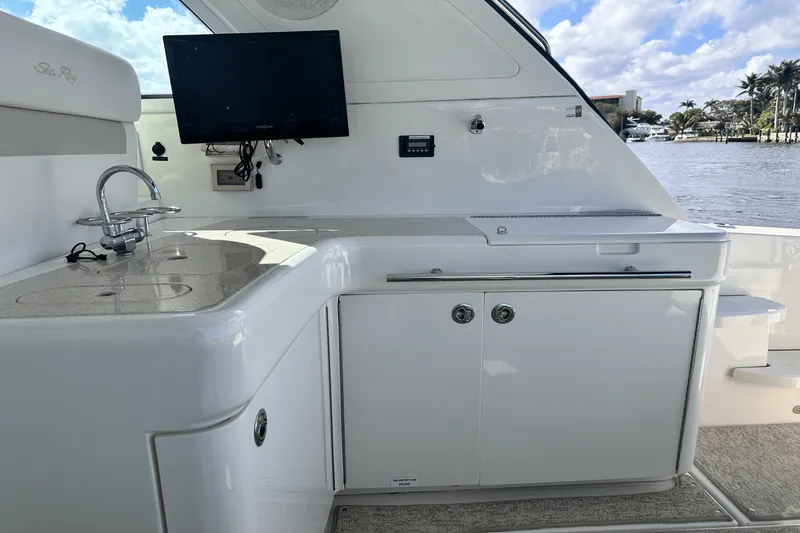 Slide: The Image of Sea Ray 450 SUNDANCER 2011 - 12