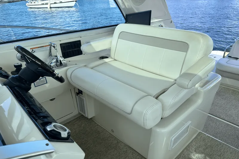 Slide: The Image of Sea Ray 450 SUNDANCER 2011 - 19