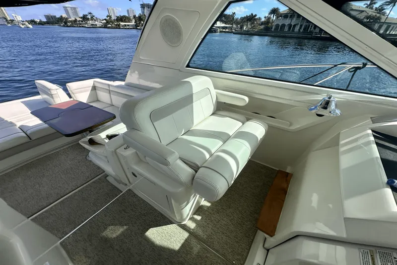 Slide: The Image of Sea Ray 450 SUNDANCER 2011 - 21