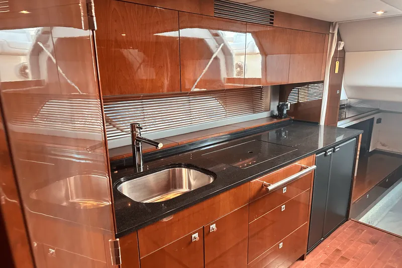 Slide: The Image of Sea Ray 450 SUNDANCER 2011 - 24