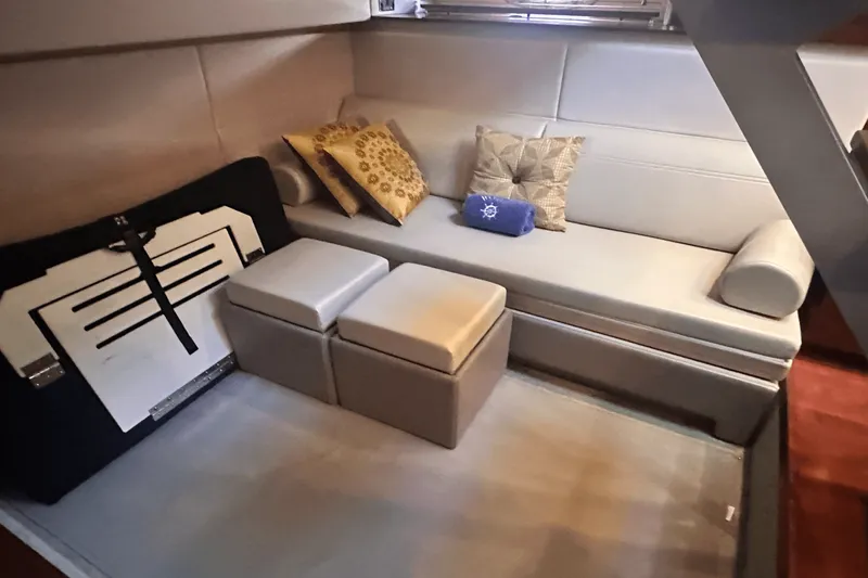 Slide: The Image of Sea Ray 450 SUNDANCER 2011 - 26