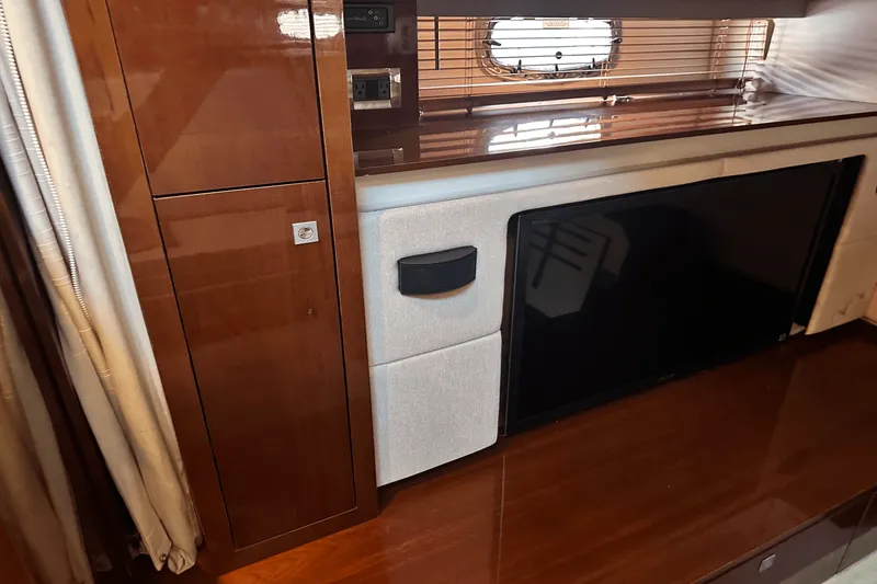 Slide: The Image of Sea Ray 450 SUNDANCER 2011 - 27