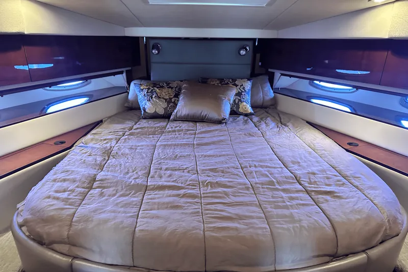 Slide: The Image of Sea Ray 450 SUNDANCER 2011 - 28