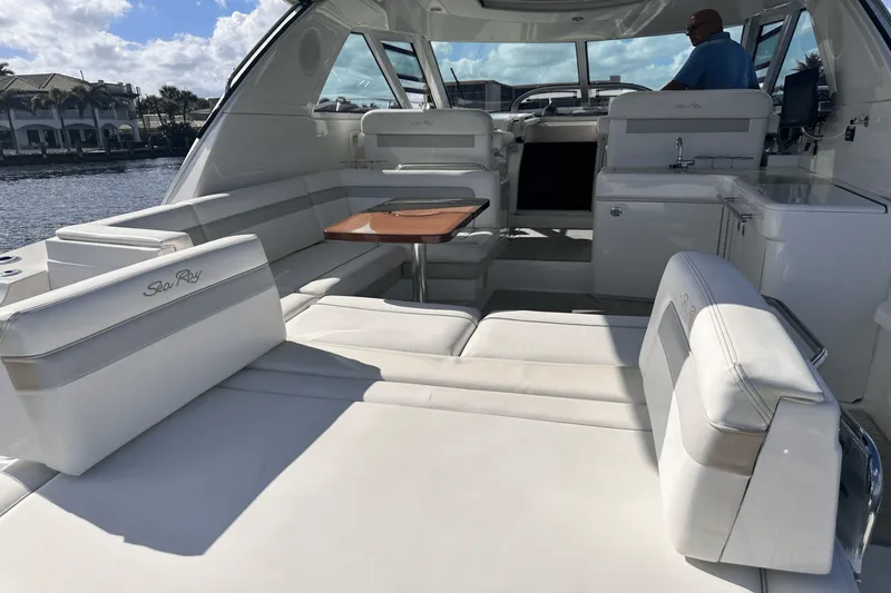 Slide: The Image of Sea Ray 450 SUNDANCER 2011 - 8