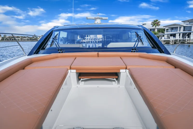 Slide: The Image of Cruisers Yachts 46 Cantius 2025 - 17