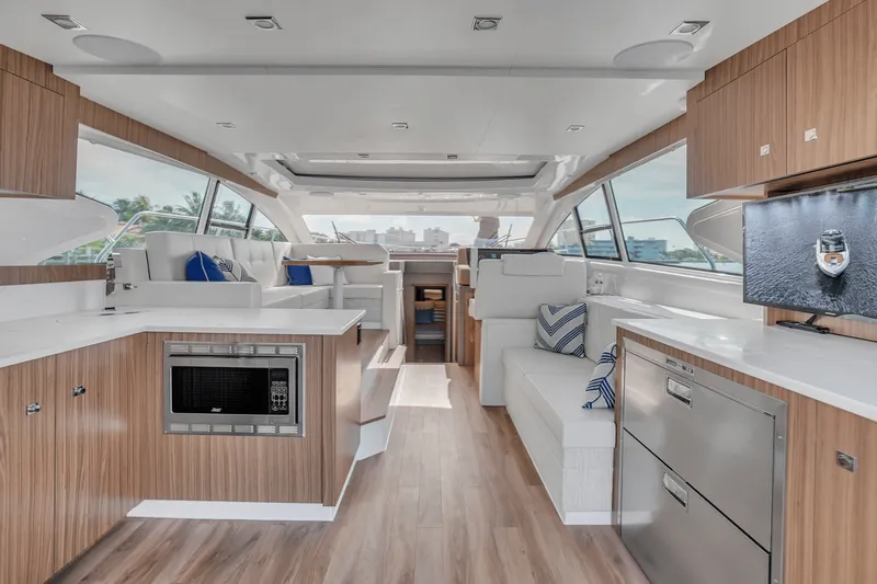 Slide: The Image of Cruisers Yachts 46 Cantius 2025 - 27