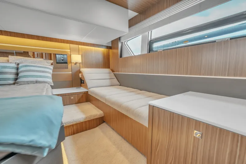 Slide: The Image of Cruisers Yachts 46 Cantius 2025 - 40