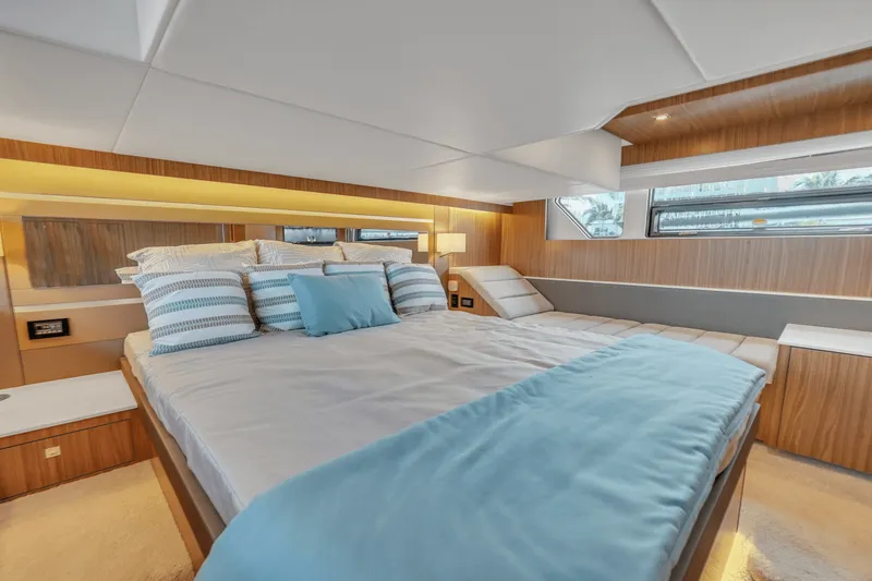 Slide: The Image of Cruisers Yachts 46 Cantius 2025 - 41