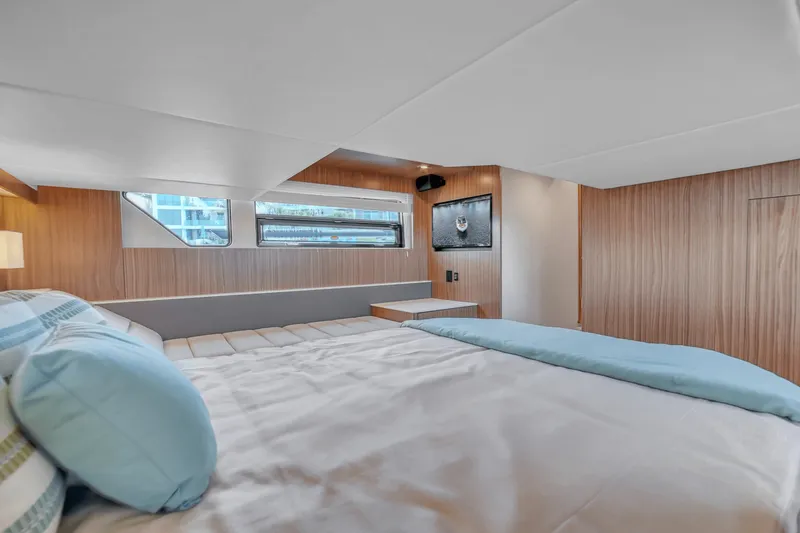 Slide: The Image of Cruisers Yachts 46 Cantius 2025 - 42