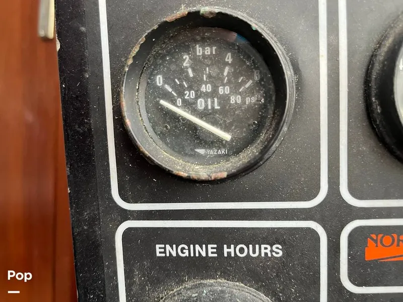 Slide: The Image of Oil Pressure Gauge - 13122642