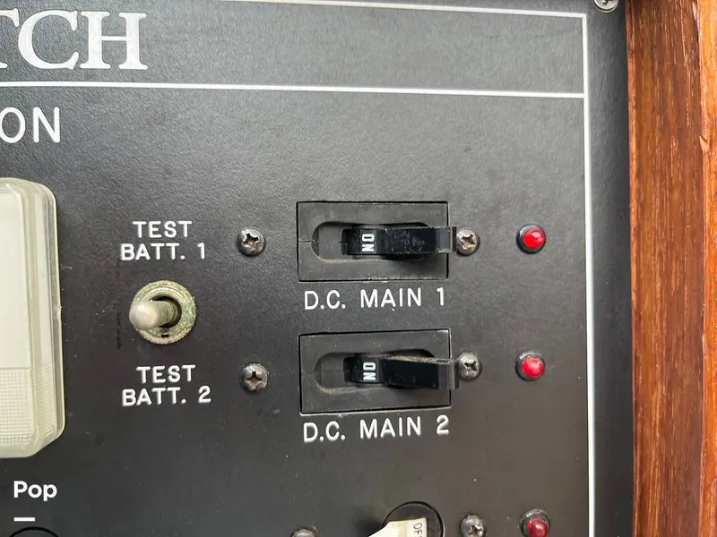 Slide: The Image of Battery Switch - 13122653