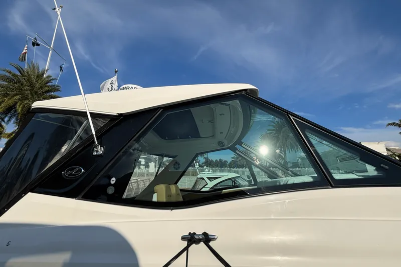 Slide: The Image of Sea Ray 320 SUNDANCER OUTBOARD 2023 - 14