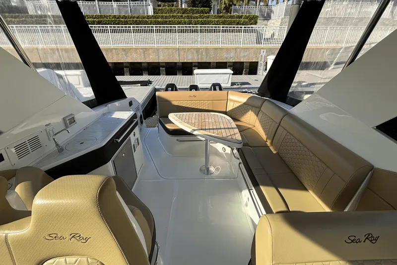 Slide: The Image of Sea Ray 320 SUNDANCER OUTBOARD 2023 - 19