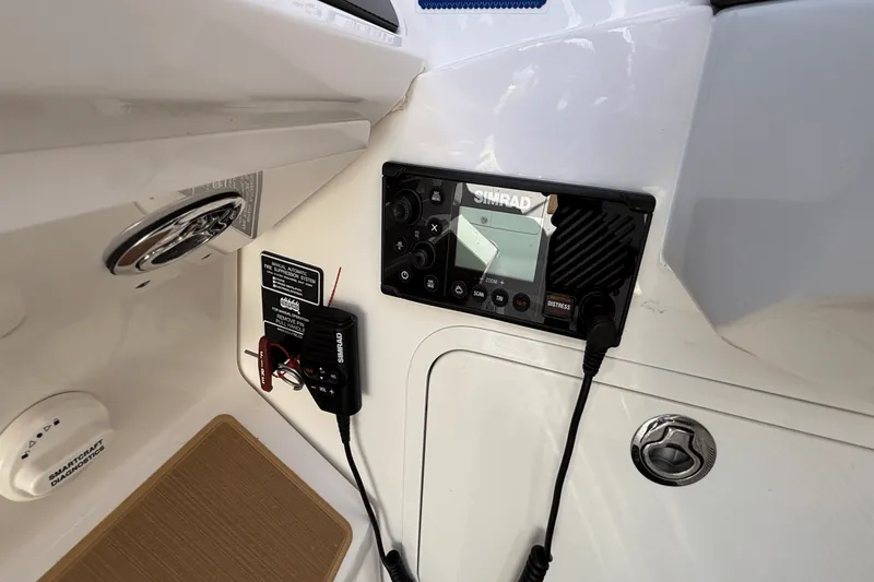 Slide: The Image of Sea Ray 320 SUNDANCER OUTBOARD 2023 - 33