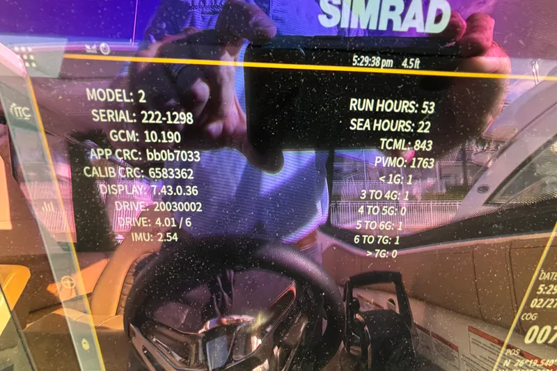 Slide: The Image of Sea Ray 320 SUNDANCER OUTBOARD 2023 - 39