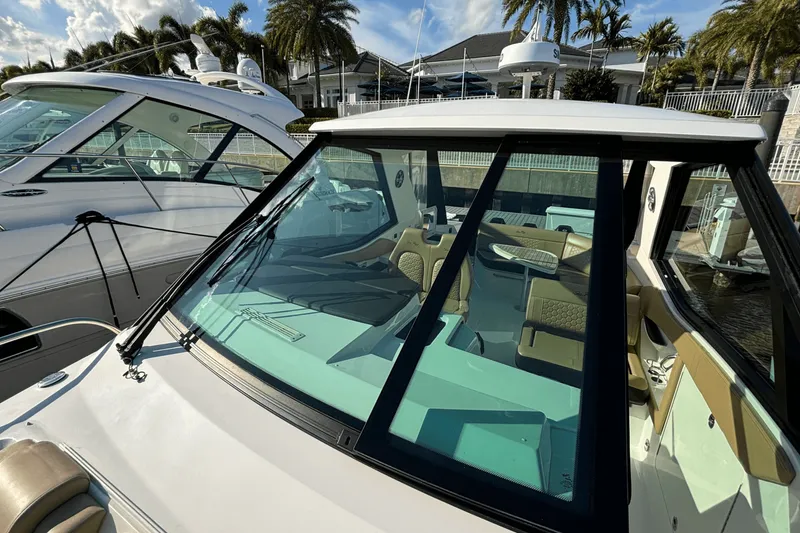 Slide: The Image of Sea Ray 320 SUNDANCER OUTBOARD 2023 - 51