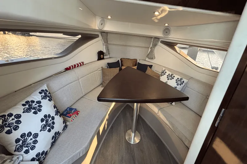 Slide: The Image of Sea Ray 320 SUNDANCER OUTBOARD 2023 - 55