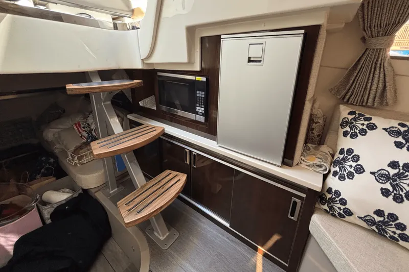 Slide: The Image of Sea Ray 320 SUNDANCER OUTBOARD 2023 - 59