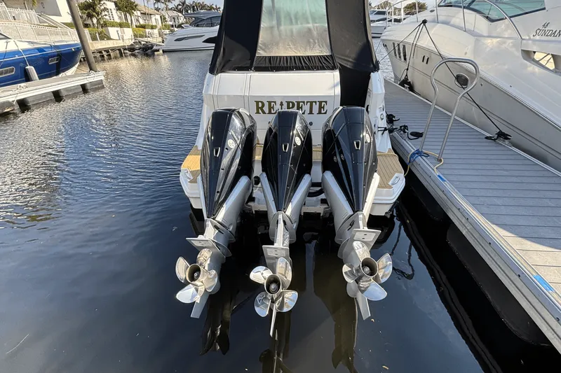 Slide: The Image of Sea Ray 320 SUNDANCER OUTBOARD 2023 - 7
