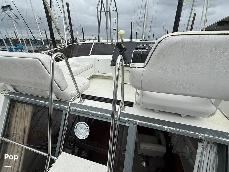 Slide: The Image of Carver 300 Aft Cabin 1994 - 15343030