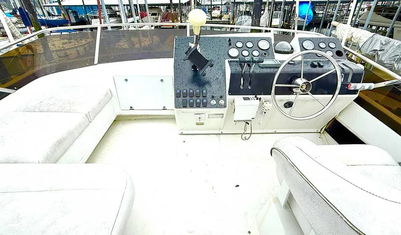 Slide: The Image of Carver 300 Aft Cabin 1994 - 15343009