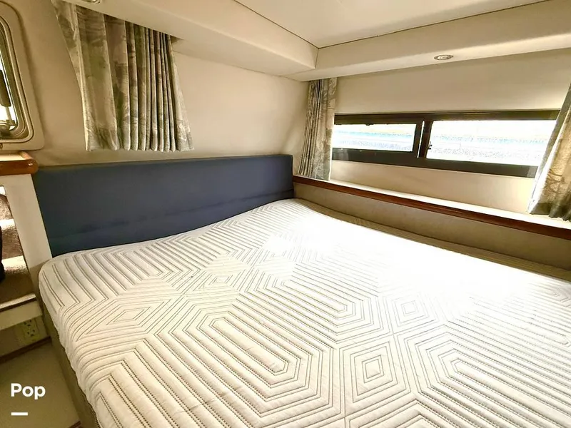 Slide: The Image of Carver 300 Aft Cabin 1994 - 15343058