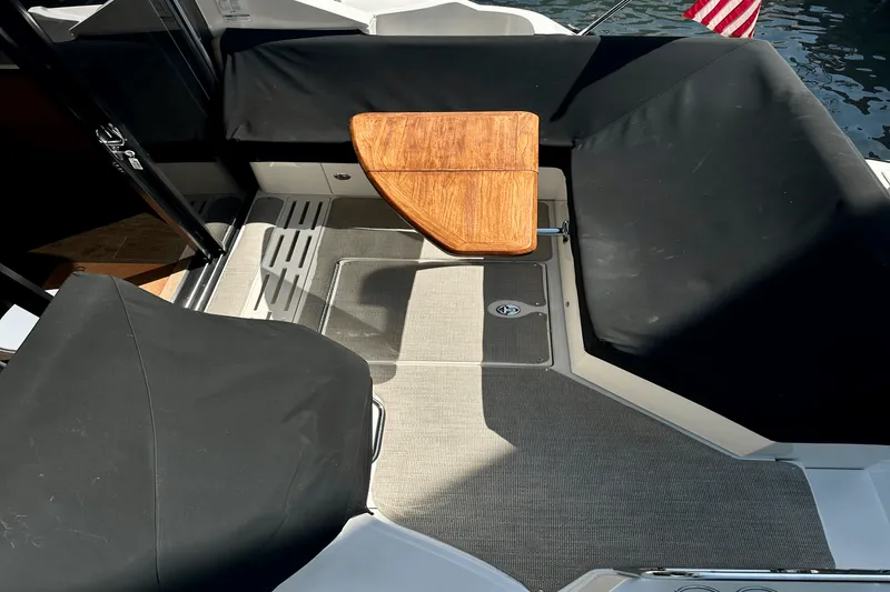 Slide: The Image of Sea Ray 460 SUNDANCER 2017 - 14