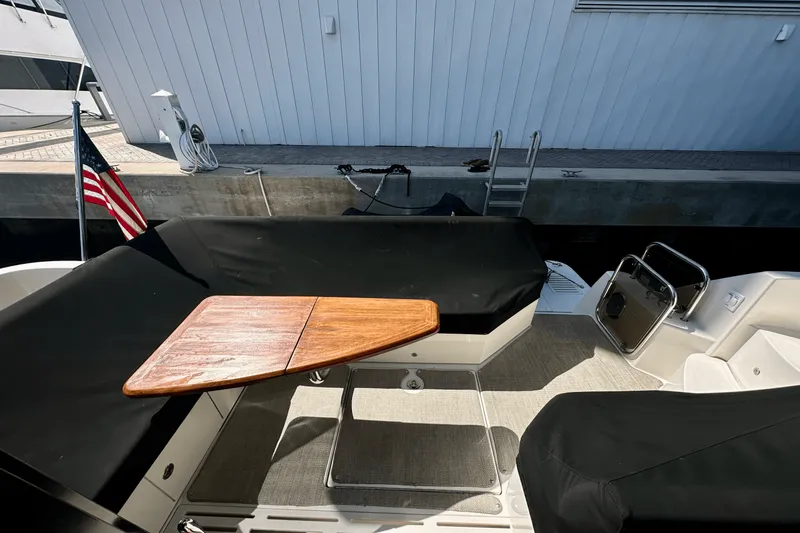 Slide: The Image of Sea Ray 460 SUNDANCER 2017 - 16