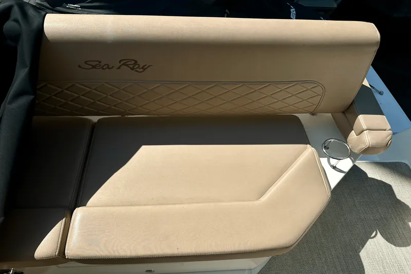 Slide: The Image of Sea Ray 460 SUNDANCER 2017 - 19